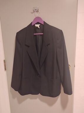 Women's Black Single-Button Suit Jacket